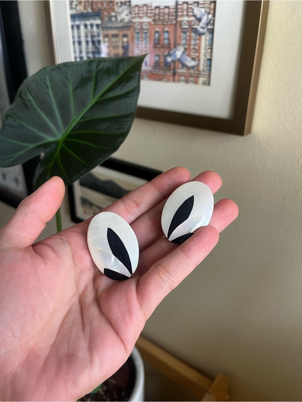 Vintage mother of pearl and black inlay clip on earrings